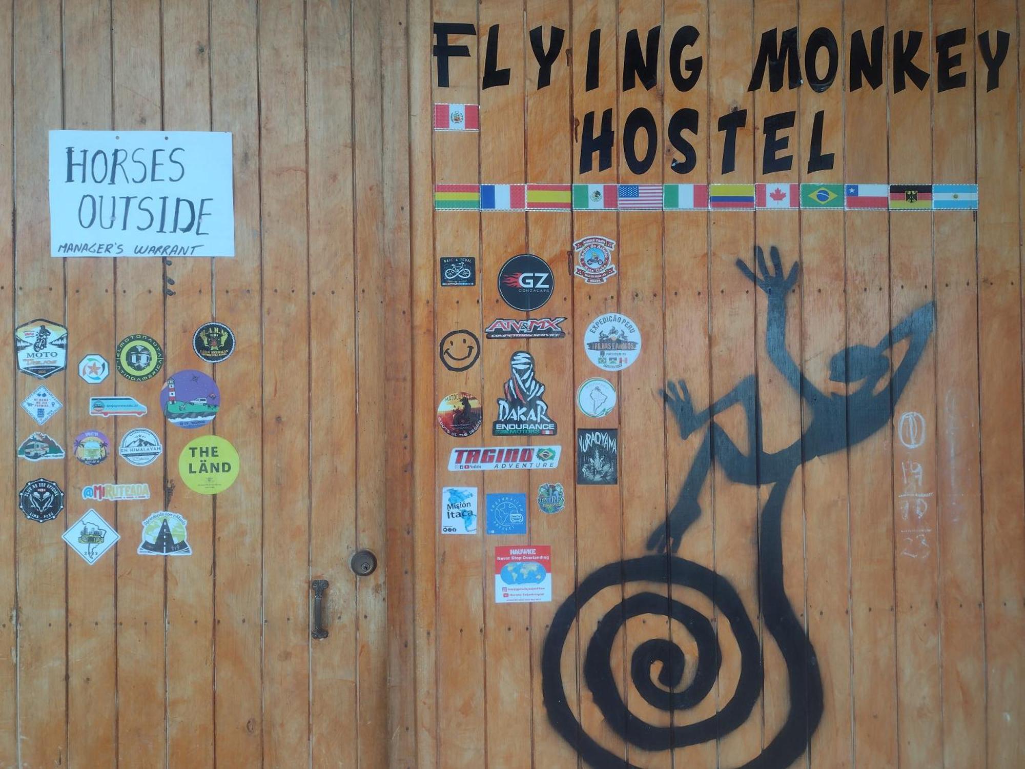 Flying Monkey Hostel Nazca Ngoại thất bức ảnh